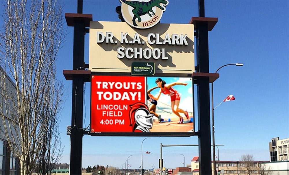 Outdoor Electronic Signs for Schools